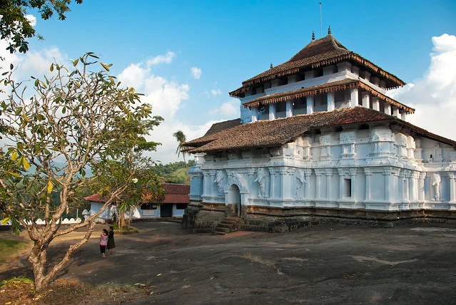 Gadaladeniya Temple
